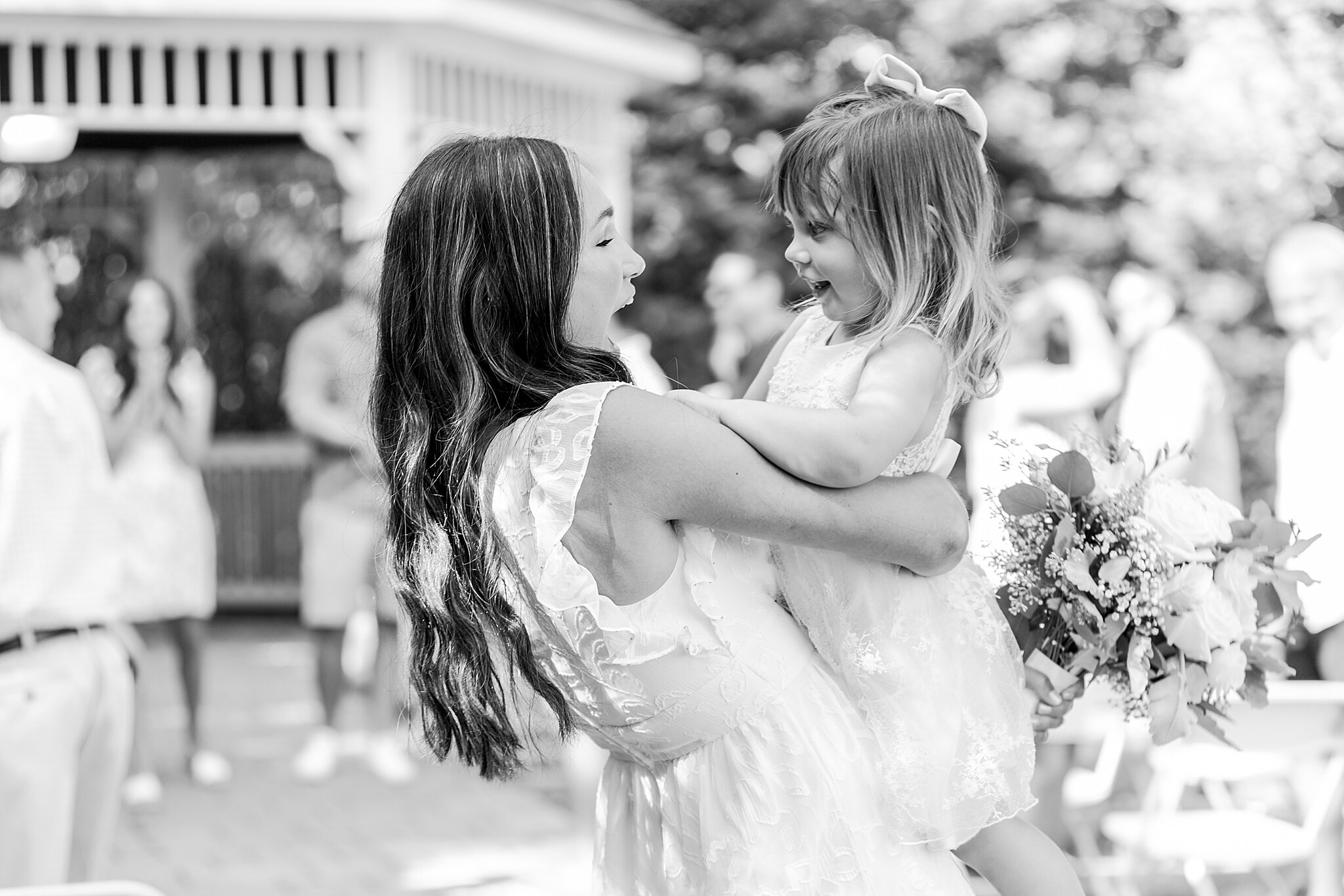detroit-wedding-photographer-intimate-summer-elopement-wedding-photos-in-michigan-by-courtney-carolyn-photography_0022.jpg
