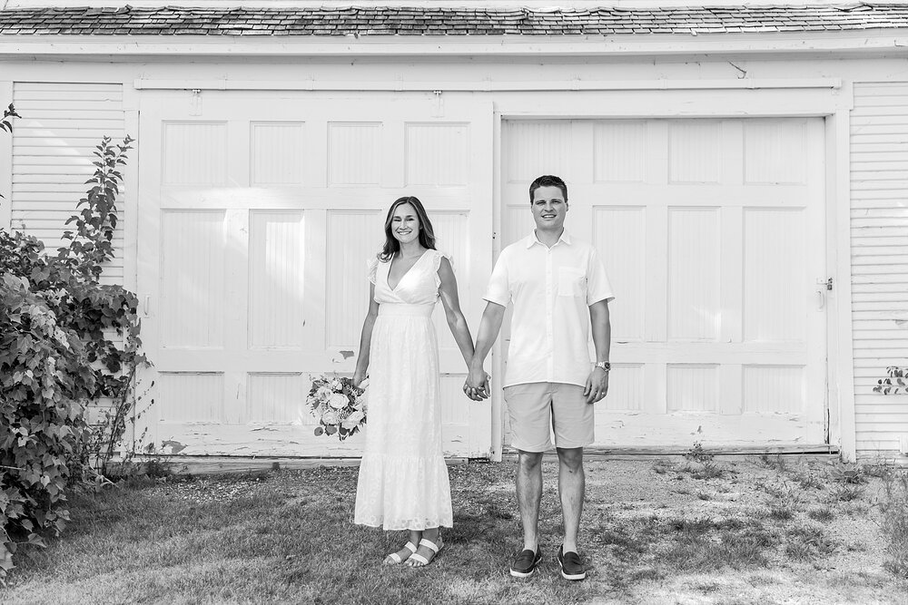 detroit-wedding-photographer-intimate-summer-elopement-wedding-photos-in-michigan-by-courtney-carolyn-photography_0040.jpg
