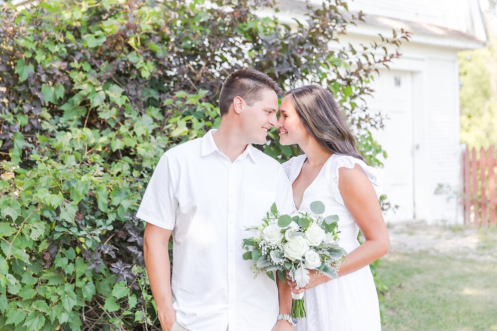 detroit-wedding-photographer-intimate-summer-elopement-wedding-photos-in-michigan-by-courtney-carolyn-photography_0043.jpg