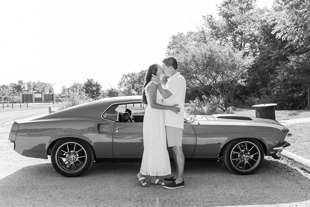 detroit-wedding-photographer-intimate-summer-elopement-wedding-photos-in-michigan-by-courtney-carolyn-photography_0044.jpg