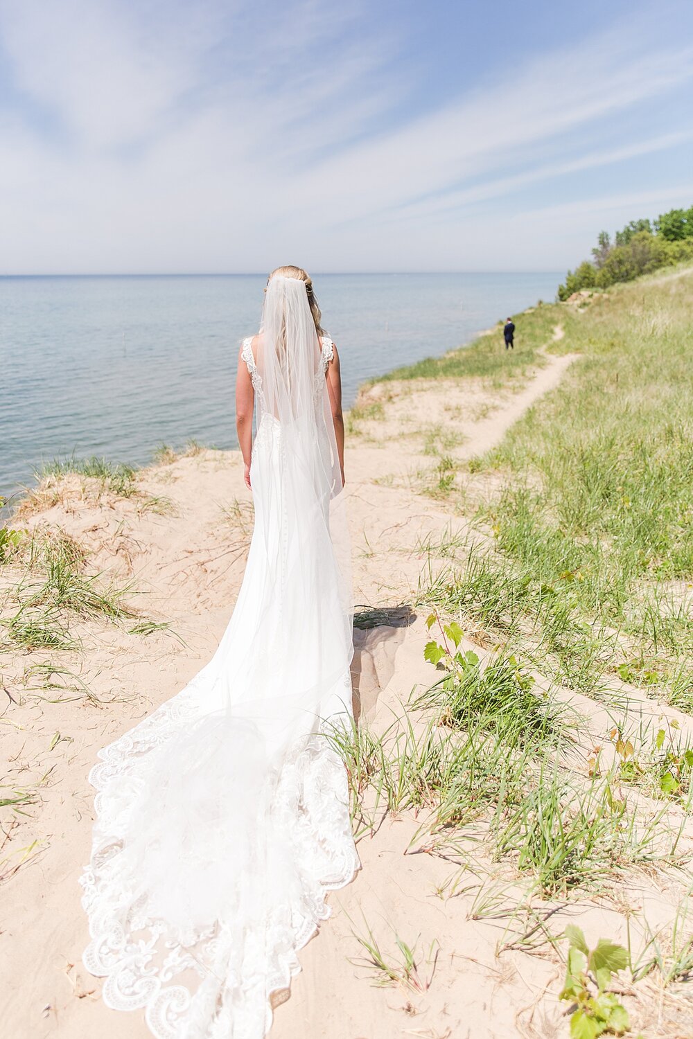 detroit-wedding-photographer-destination-beach-wedding-photos-at-boatwerks-in-holland-mi-by-courtney-carolyn-photography_0017.jpg