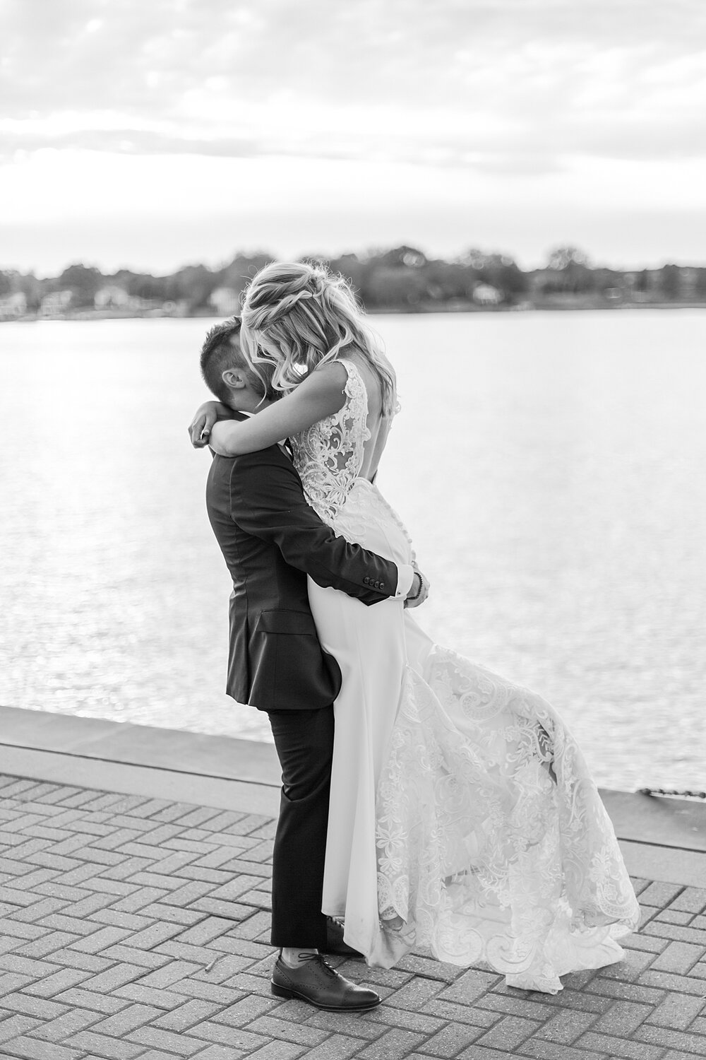 detroit-wedding-photographer-destination-beach-wedding-photos-at-boatwerks-in-holland-mi-by-courtney-carolyn-photography_0099.jpg