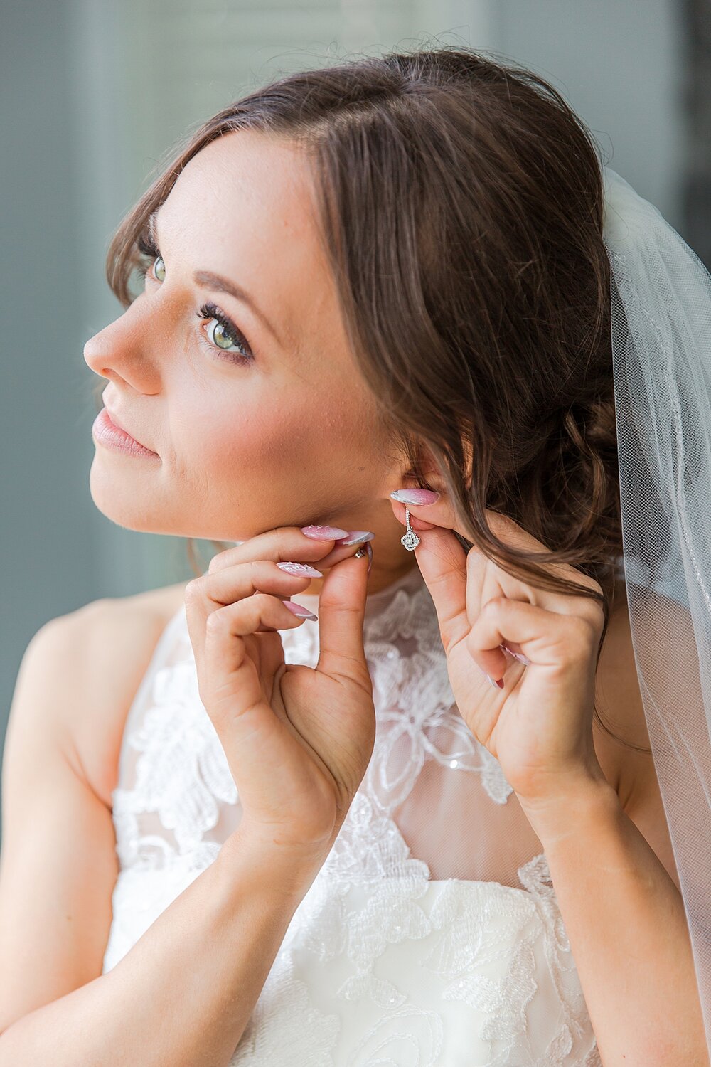 detroit-wedding-photographer-classic-wedding-photos-at-planterra-conservatory-in-bloomfield-hills-mi-by-courtney-carolyn-photography_0017.jpg