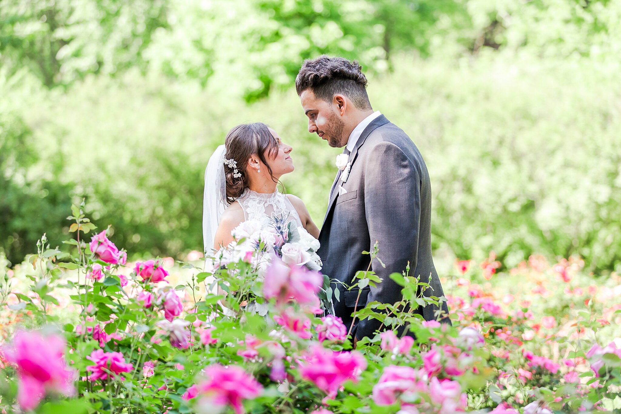 detroit-wedding-photographer-classic-wedding-photos-at-planterra-conservatory-in-bloomfield-hills-mi-by-courtney-carolyn-photography_0042.jpg