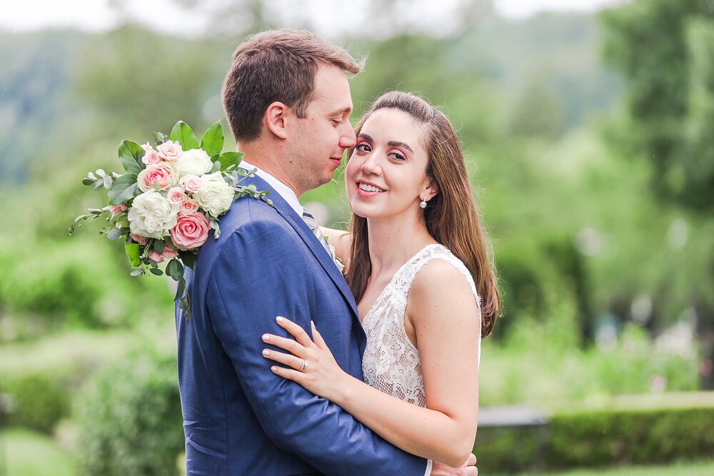 detroit-wedding-photographer-romantic-tiny-wedding-photos-at-country-club-of-detroit-in-grosse-pointe-farms-mi-by-courtney-carolyn-photography_0014.jpg