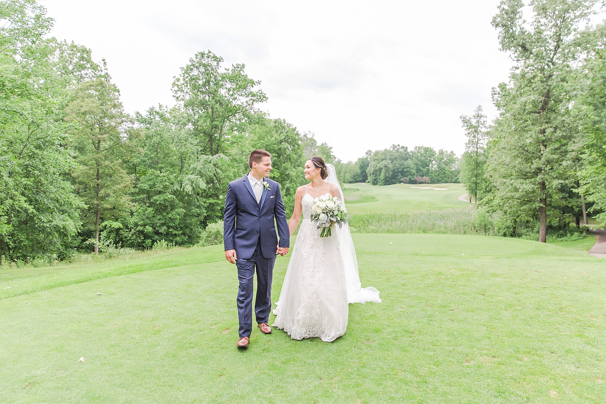 detroit-wedding-photographer-classic-wedding-photos-at-twin-oaks-golf-club-in-oakland-mi-by-courtney-carolyn-photography_0060.jpg