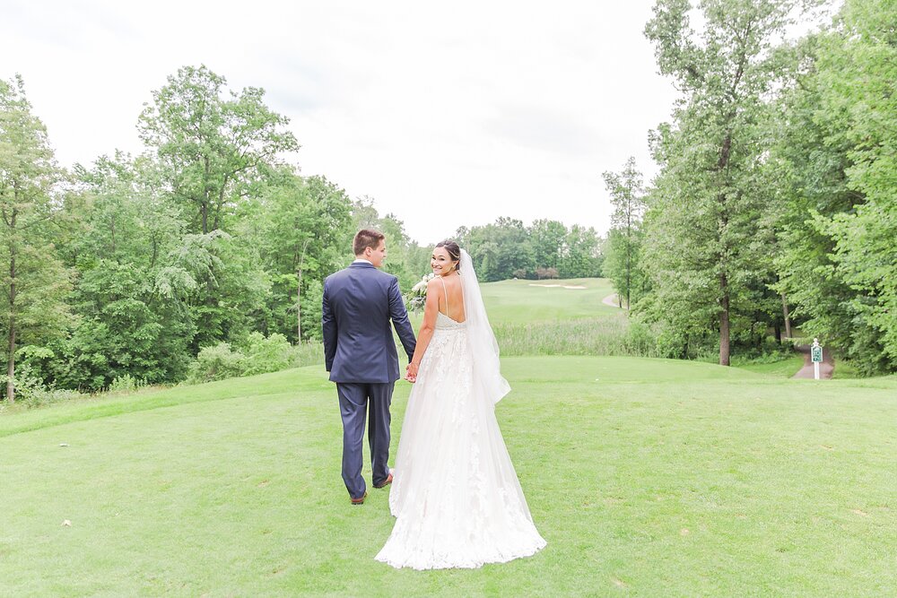detroit-wedding-photographer-classic-wedding-photos-at-twin-oaks-golf-club-in-oakland-mi-by-courtney-carolyn-photography_0068.jpg