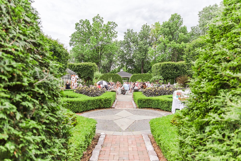 detroit-wedding-photographer-english-garden-inspired-wedding-photos-at-taylor-conservatory-and-botanical-gardens-in-taylor-mi-by-courtney-carolyn-photography_0009.jpg