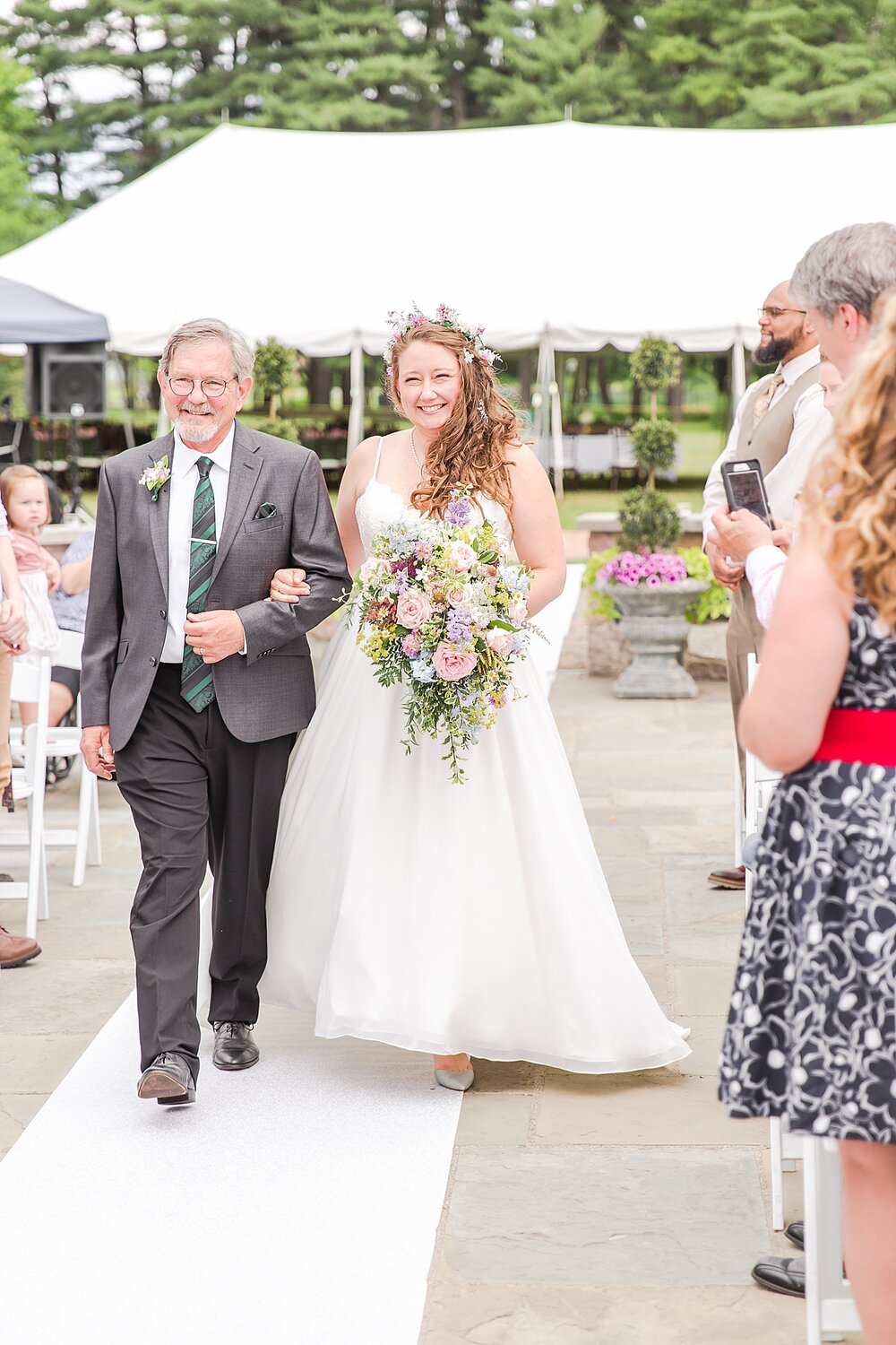 detroit-wedding-photographer-english-garden-inspired-wedding-photos-at-taylor-conservatory-and-botanical-gardens-in-taylor-mi-by-courtney-carolyn-photography_0016.jpg