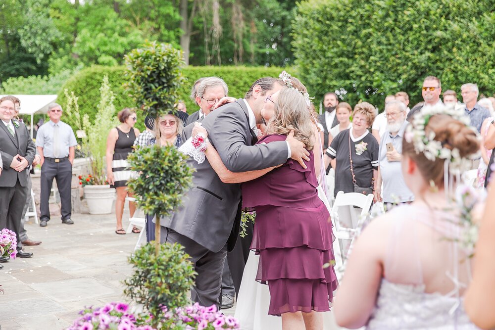 detroit-wedding-photographer-english-garden-inspired-wedding-photos-at-taylor-conservatory-and-botanical-gardens-in-taylor-mi-by-courtney-carolyn-photography_0019.jpg