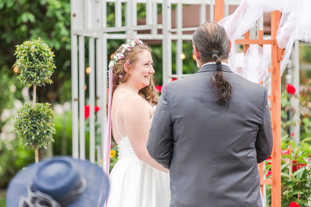 detroit-wedding-photographer-english-garden-inspired-wedding-photos-at-taylor-conservatory-and-botanical-gardens-in-taylor-mi-by-courtney-carolyn-photography_0022.jpg