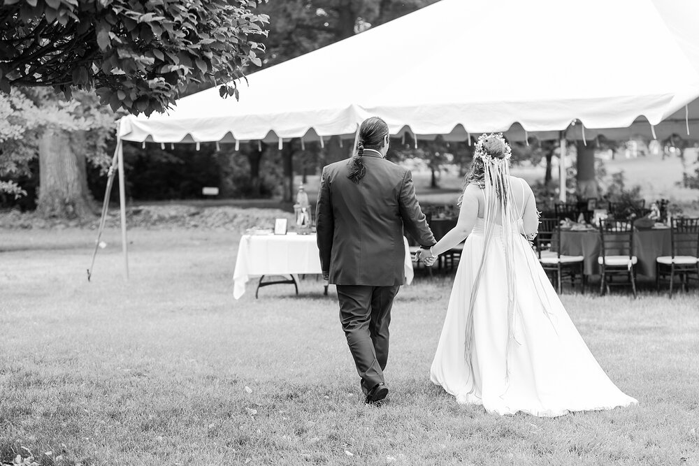 detroit-wedding-photographer-english-garden-inspired-wedding-photos-at-taylor-conservatory-and-botanical-gardens-in-taylor-mi-by-courtney-carolyn-photography_0037.jpg