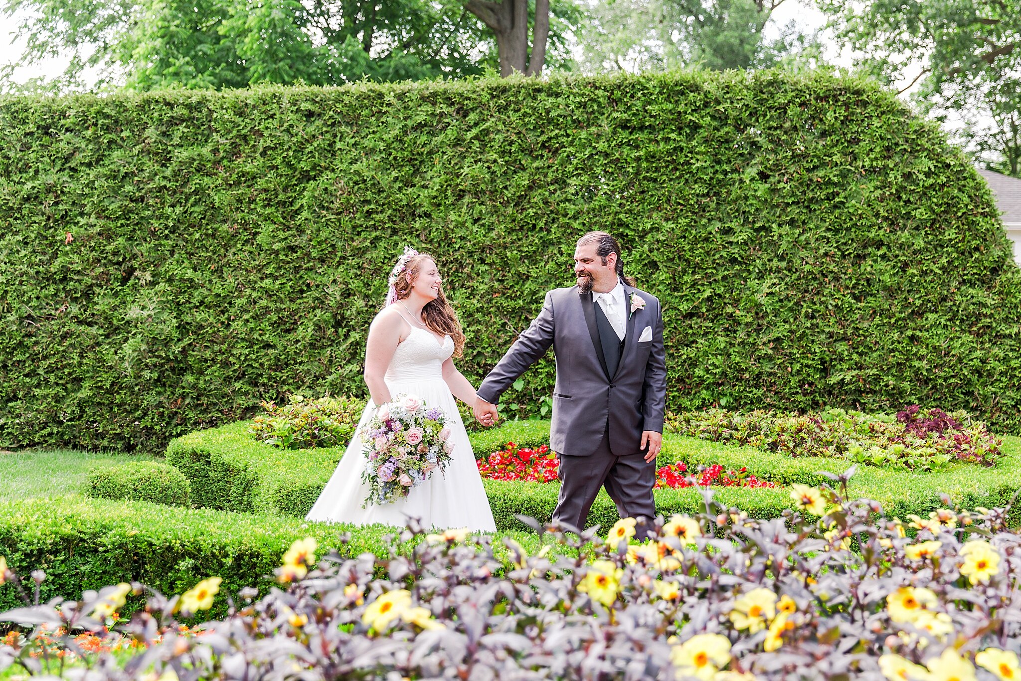 detroit-wedding-photographer-english-garden-inspired-wedding-photos-at-taylor-conservatory-and-botanical-gardens-in-taylor-mi-by-courtney-carolyn-photography_0039.jpg