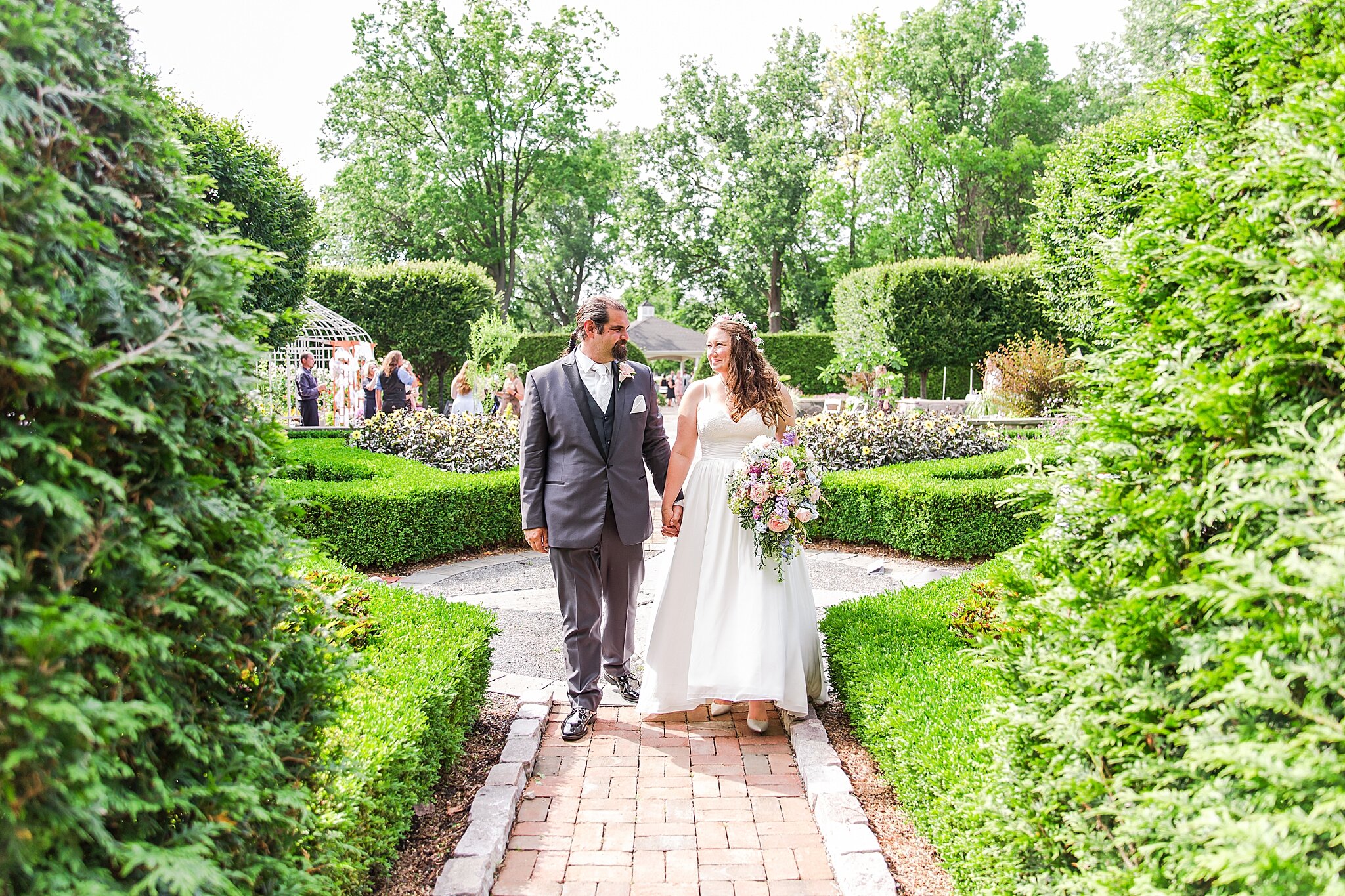 detroit-wedding-photographer-english-garden-inspired-wedding-photos-at-taylor-conservatory-and-botanical-gardens-in-taylor-mi-by-courtney-carolyn-photography_0043.jpg