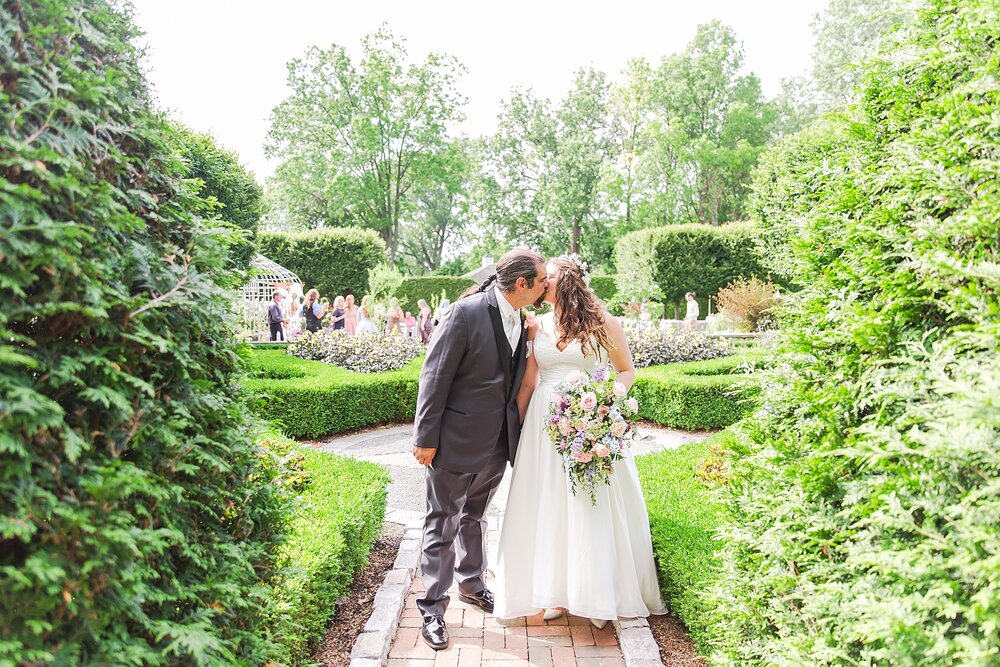 detroit-wedding-photographer-english-garden-inspired-wedding-photos-at-taylor-conservatory-and-botanical-gardens-in-taylor-mi-by-courtney-carolyn-photography_0049.jpg
