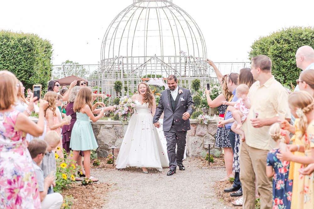 detroit-wedding-photographer-english-garden-inspired-wedding-photos-at-taylor-conservatory-and-botanical-gardens-in-taylor-mi-by-courtney-carolyn-photography_0056.jpg