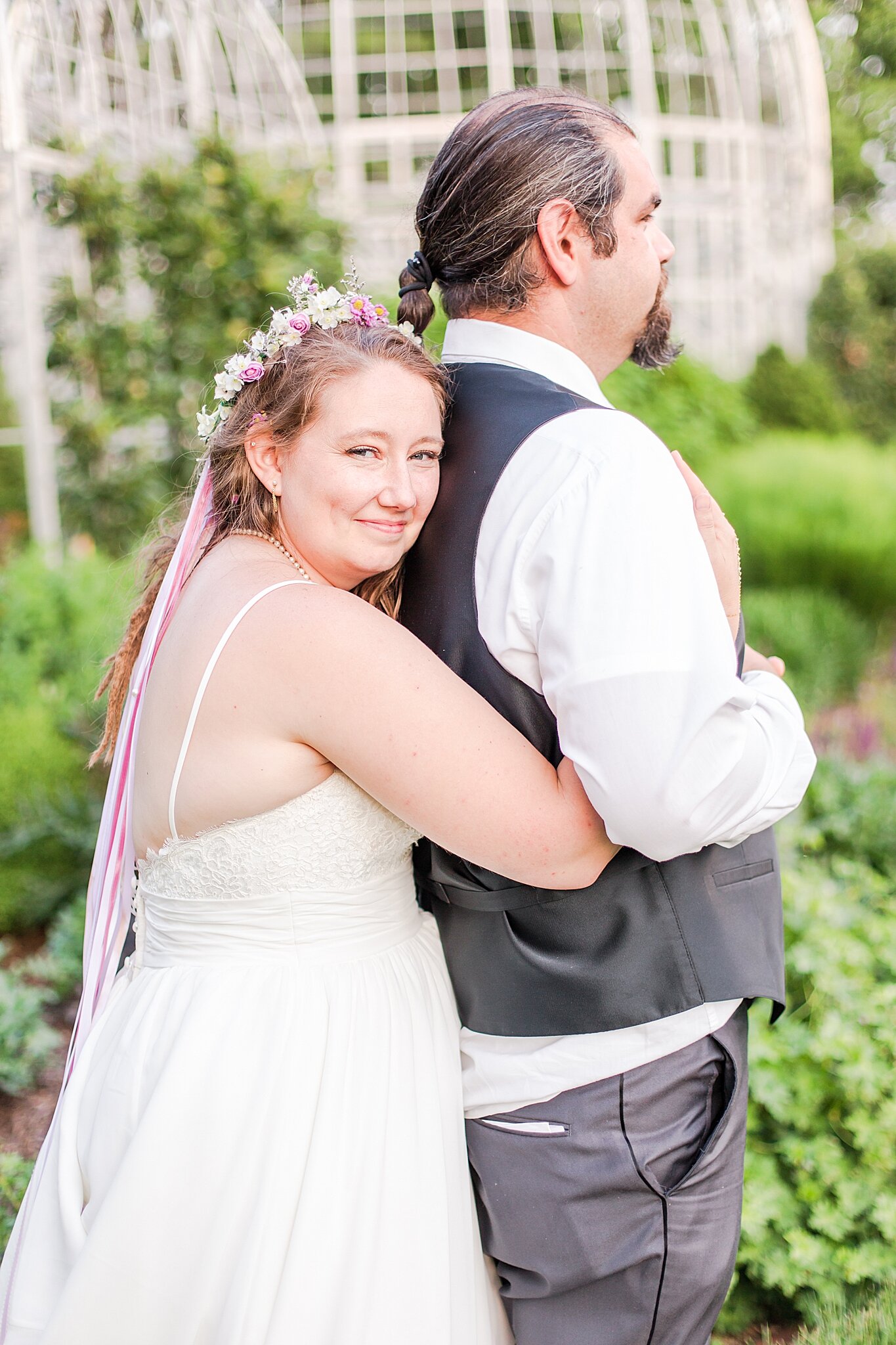 detroit-wedding-photographer-english-garden-inspired-wedding-photos-at-taylor-conservatory-and-botanical-gardens-in-taylor-mi-by-courtney-carolyn-photography_0092.jpg