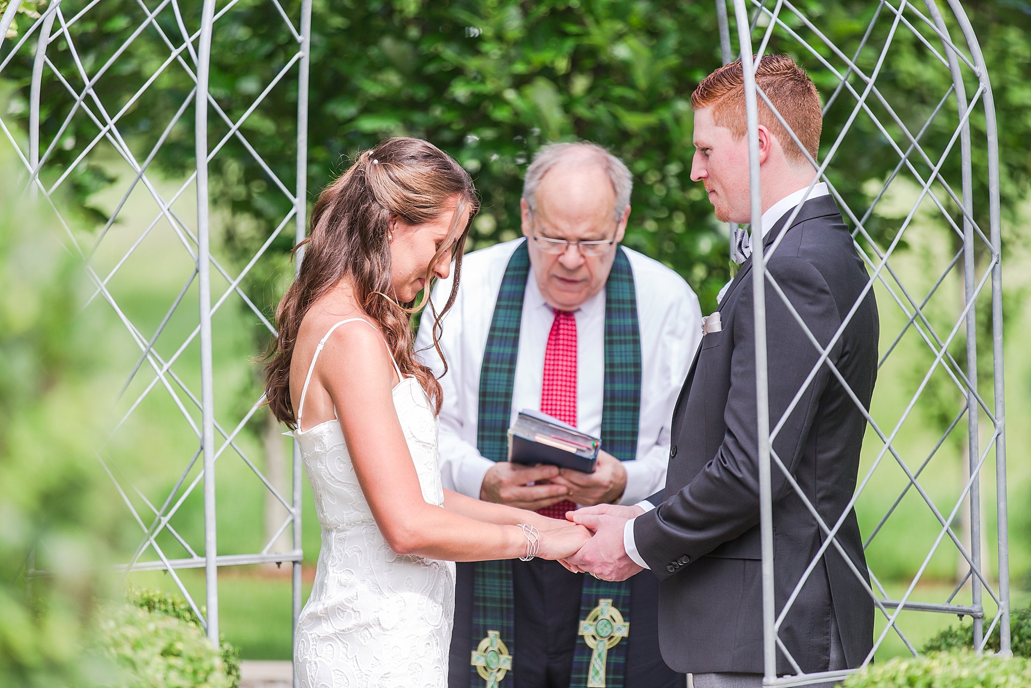 detroit-wedding-photographer-garden-elopement-photos-at-private-estate-in-bloomfield-hills-mi-by-courtney-carolyn-photography_0012.jpg