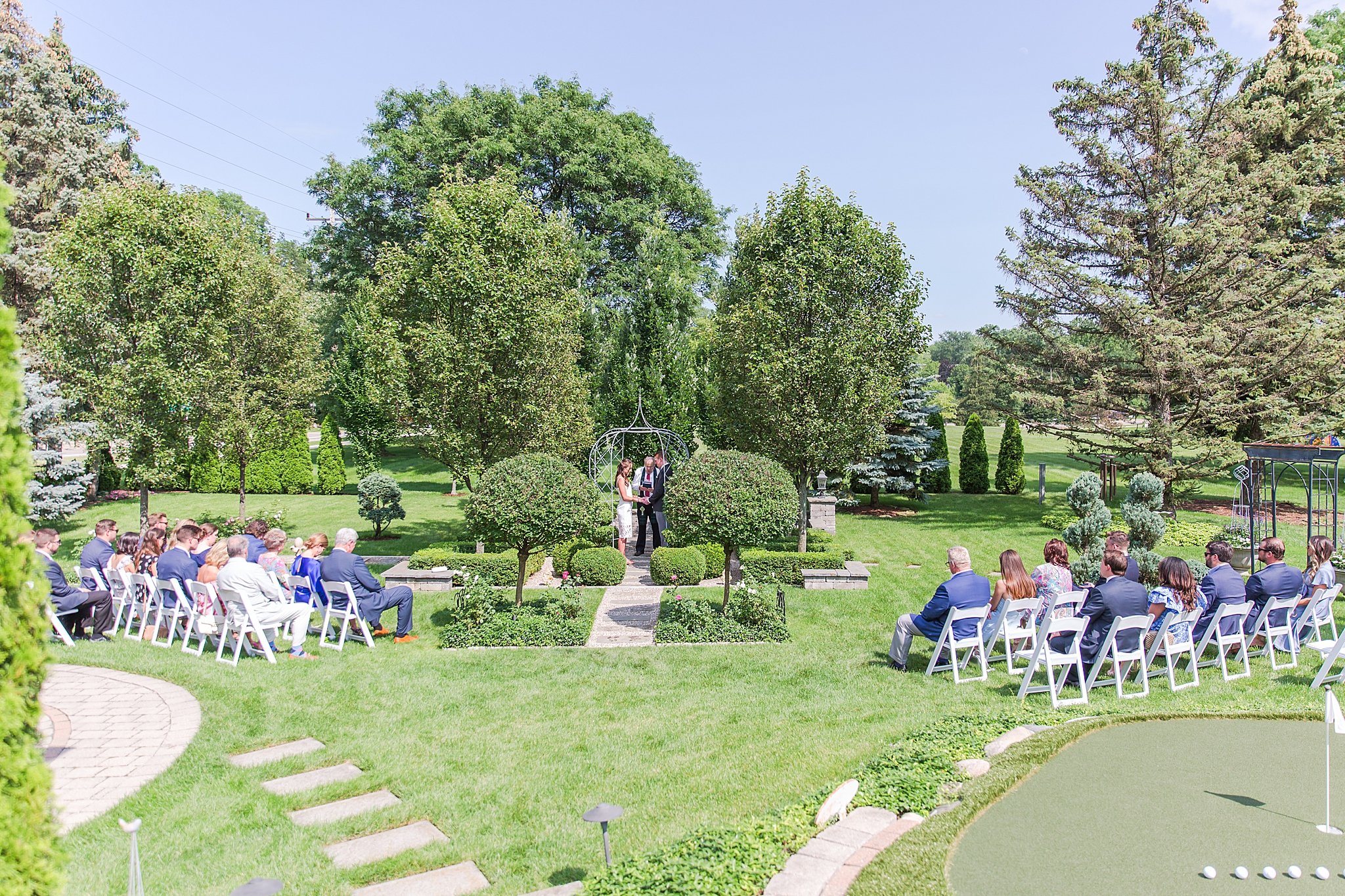detroit-wedding-photographer-garden-elopement-photos-at-private-estate-in-bloomfield-hills-mi-by-courtney-carolyn-photography_0013.jpg