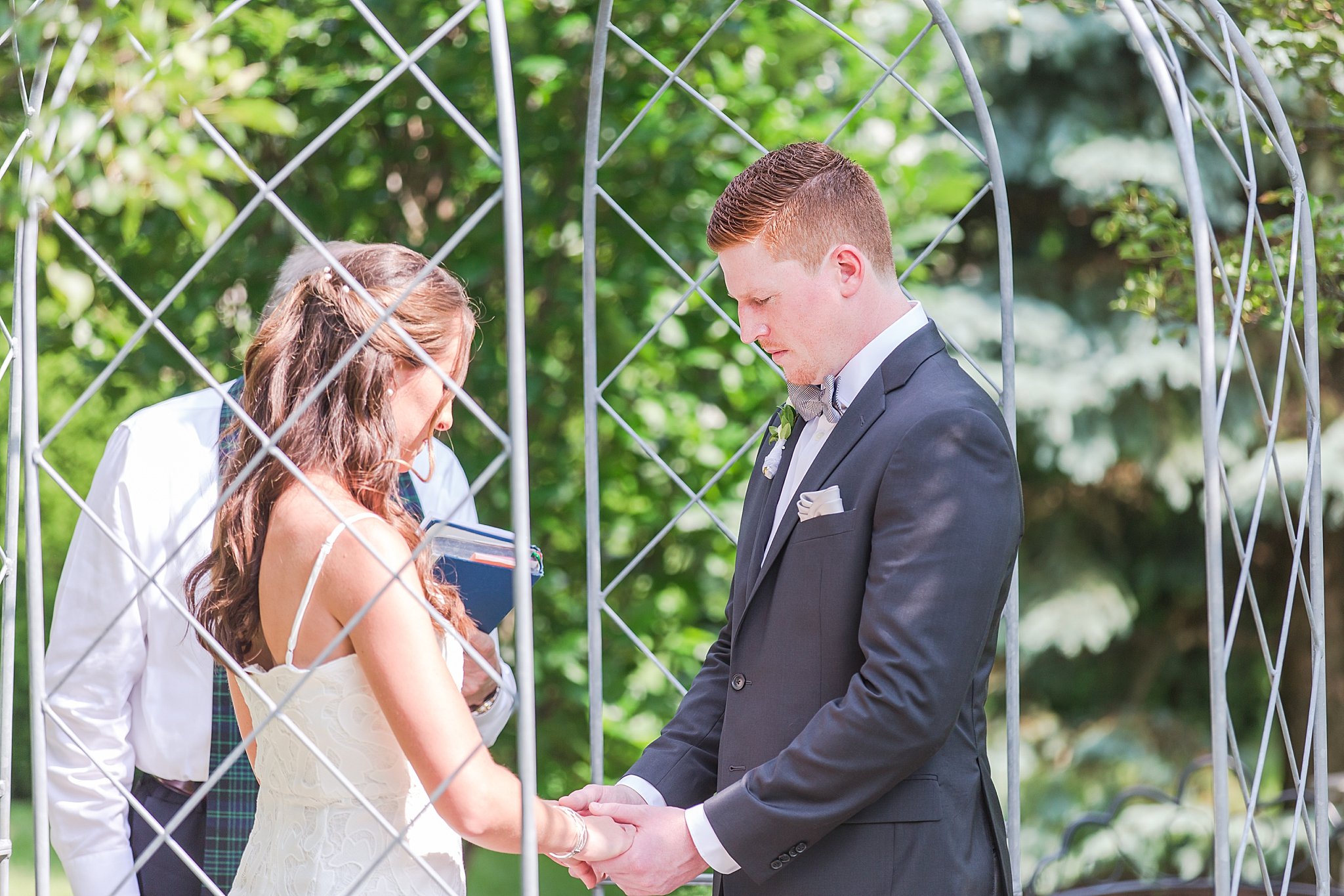 detroit-wedding-photographer-garden-elopement-photos-at-private-estate-in-bloomfield-hills-mi-by-courtney-carolyn-photography_0016.jpg