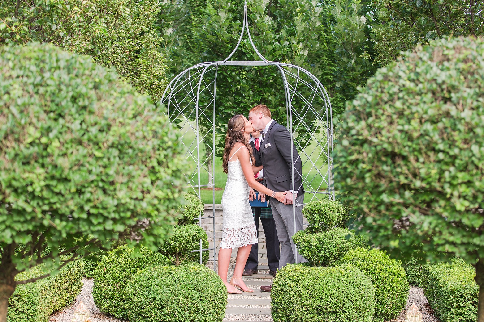 detroit-wedding-photographer-garden-elopement-photos-at-private-estate-in-bloomfield-hills-mi-by-courtney-carolyn-photography_0028.jpg