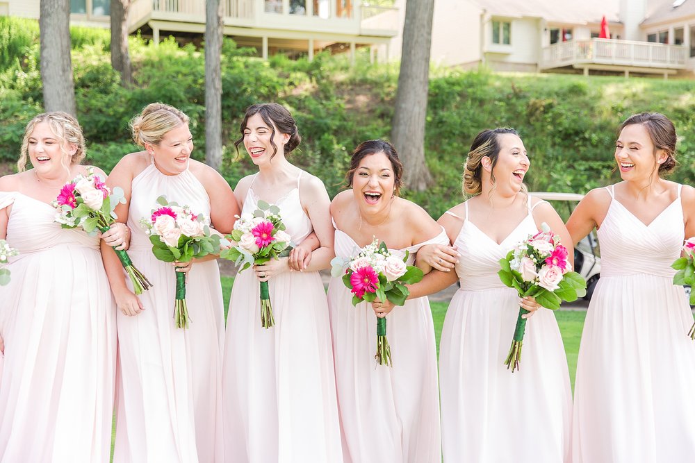 detroit-wedding-photographer-joyful-wedding-photos-at-oak-pointe-country-club-in-brighton-mi-by-courtney-carolyn-photography_0037.jpg