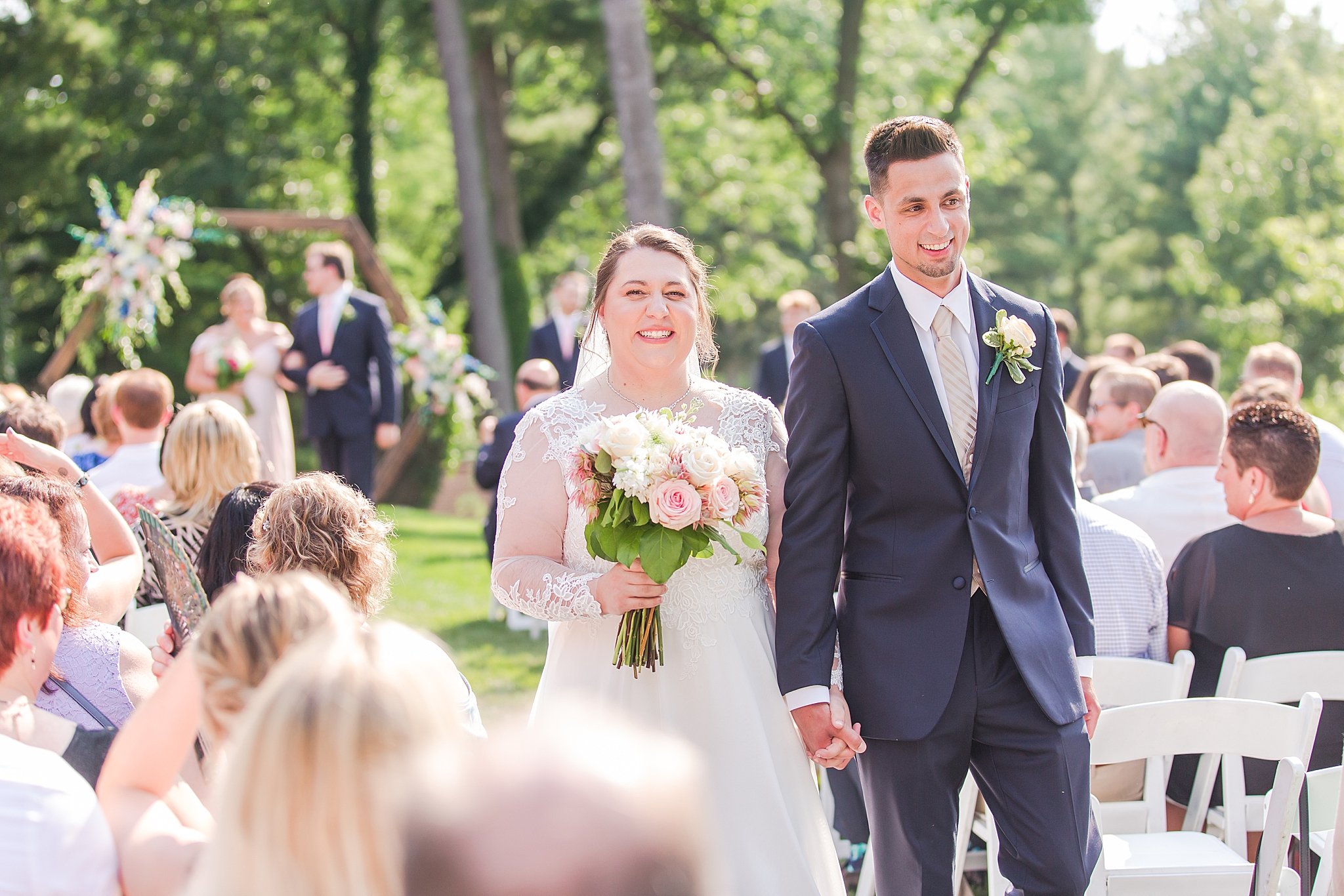 detroit-wedding-photographer-joyful-wedding-photos-at-oak-pointe-country-club-in-brighton-mi-by-courtney-carolyn-photography_0069.jpg