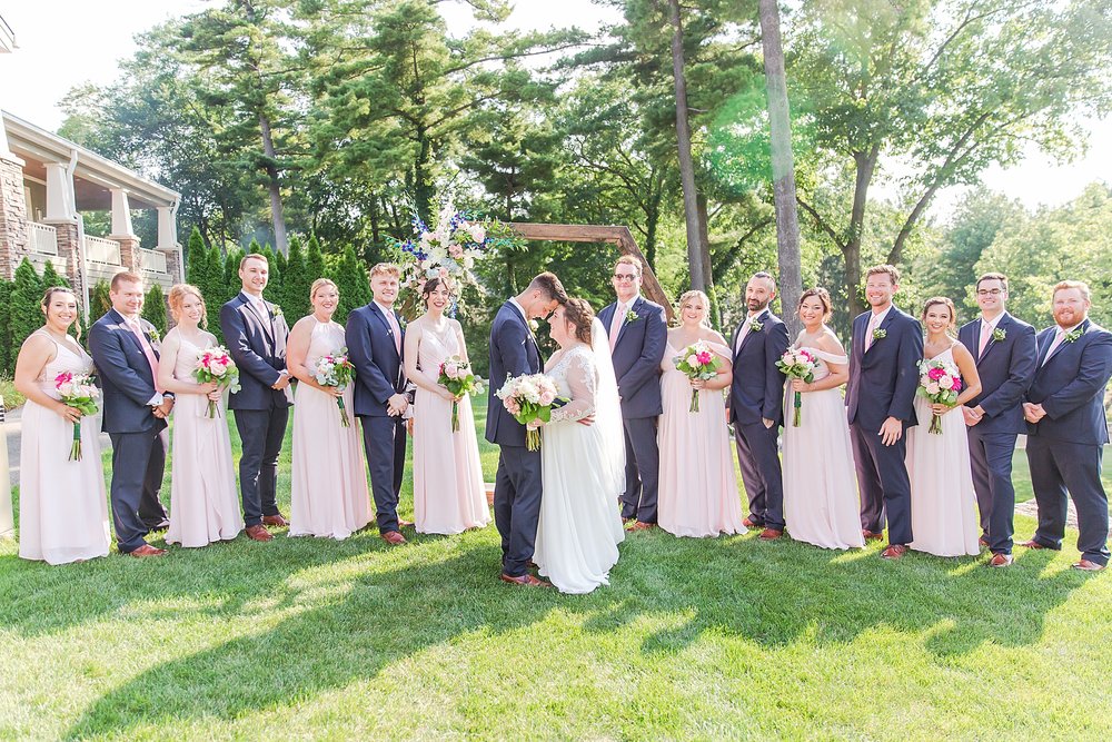 detroit-wedding-photographer-joyful-wedding-photos-at-oak-pointe-country-club-in-brighton-mi-by-courtney-carolyn-photography_0071.jpg