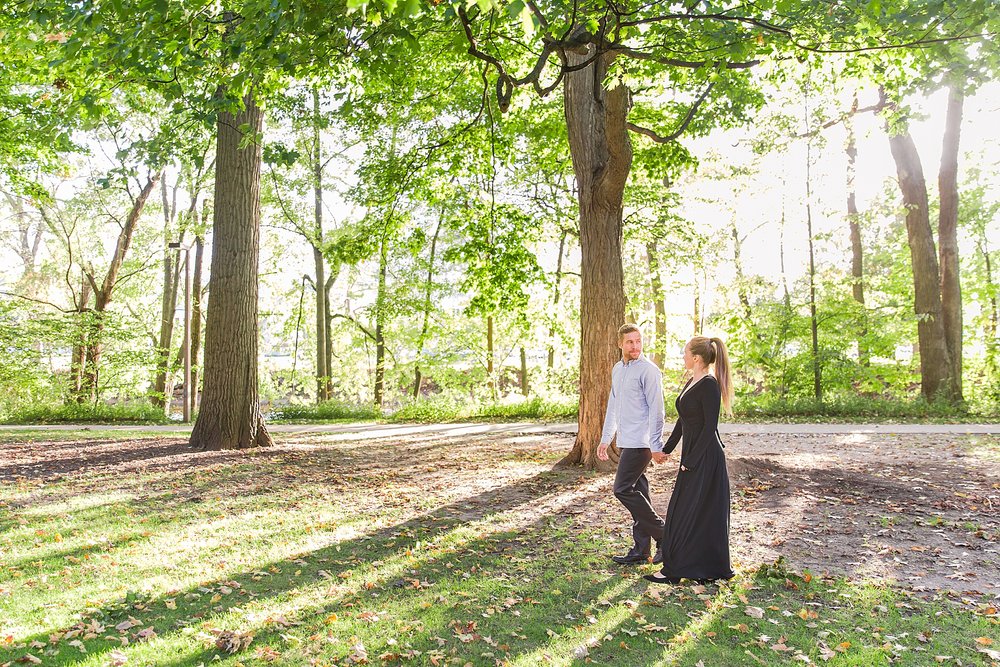 detroit-wedding-photographer-classic-engagement-photos-at-msu-campus-in-east-lansing-mi-by-courtney-carolyn-photography_0002.jpg