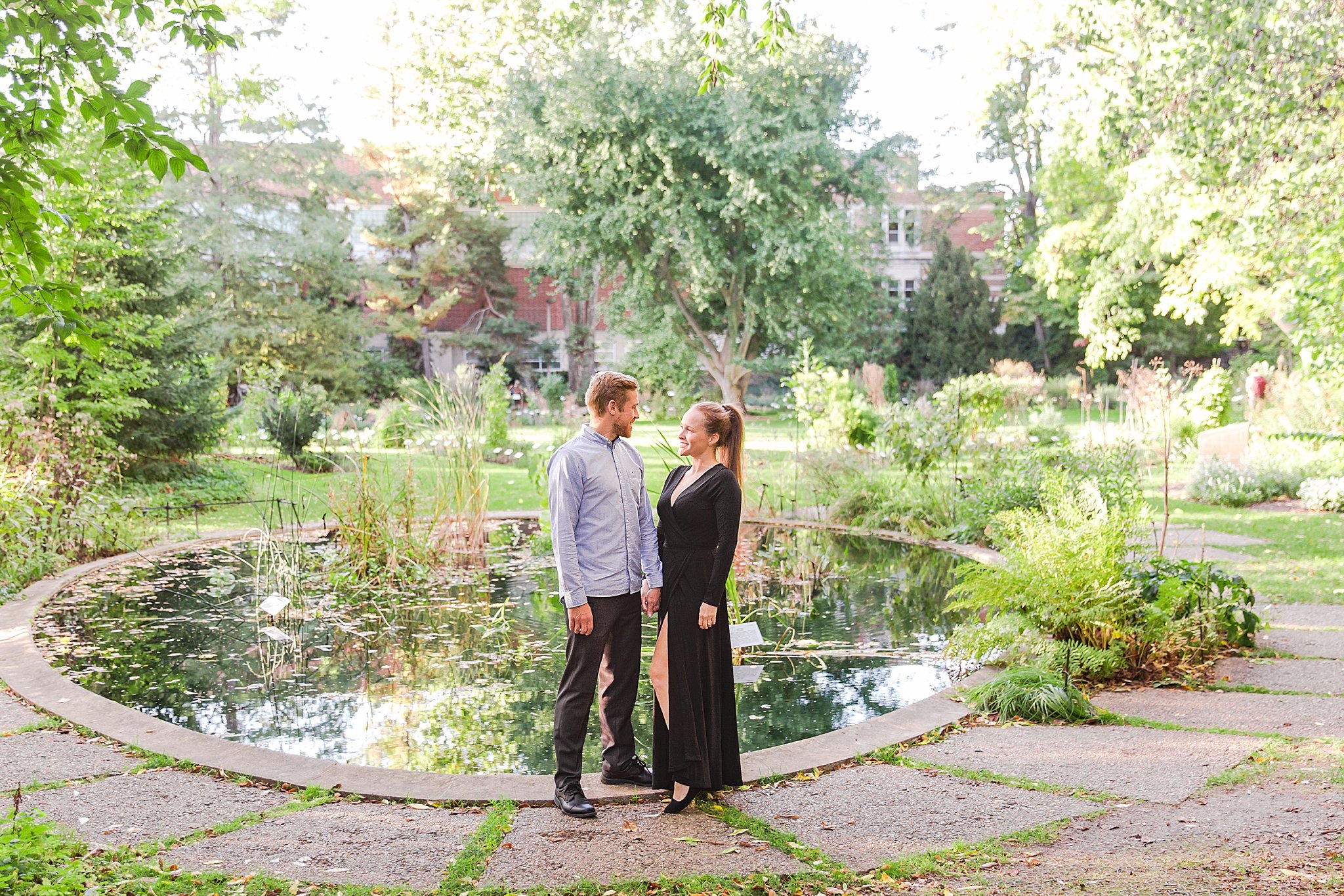 detroit-wedding-photographer-classic-engagement-photos-at-msu-campus-in-east-lansing-mi-by-courtney-carolyn-photography_0017.jpg