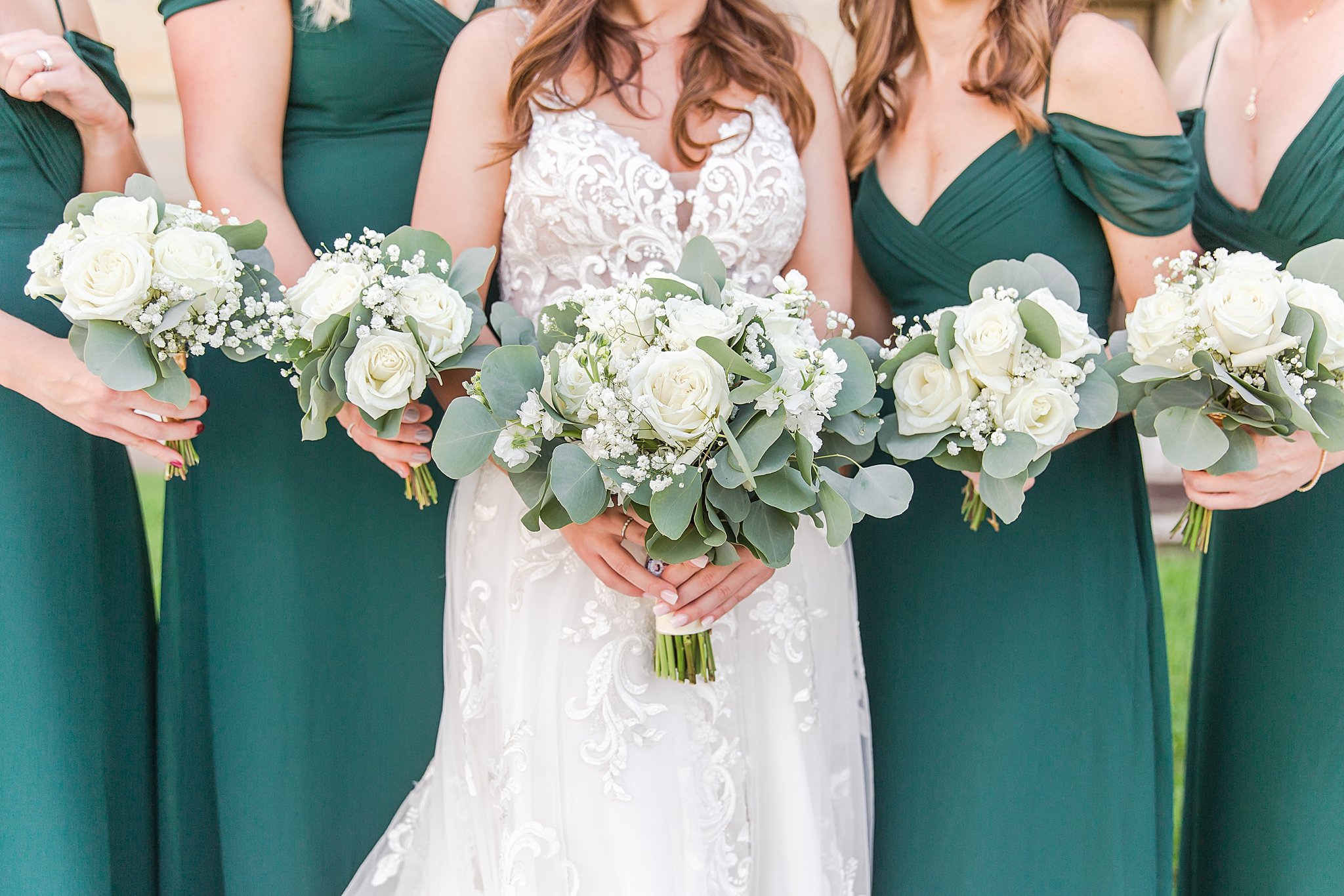 detroit-wedding-photographer-classic-wedding-photos-at-st-pauls-lutheran-church-in-toledo-oh-by-courtney-carolyn-photography_0013.jpg