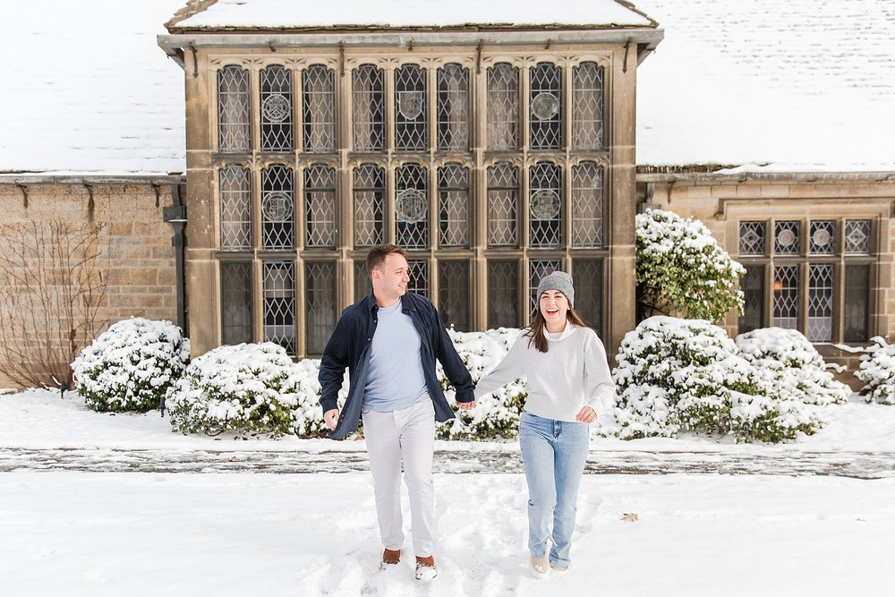 detroit-wedding-photographer-winter-engagement-photos-at-edsel-and-eleanor-ford-house-in-grosse-pointe-mi-by-courtney-carolyn-photography_0003.jpg