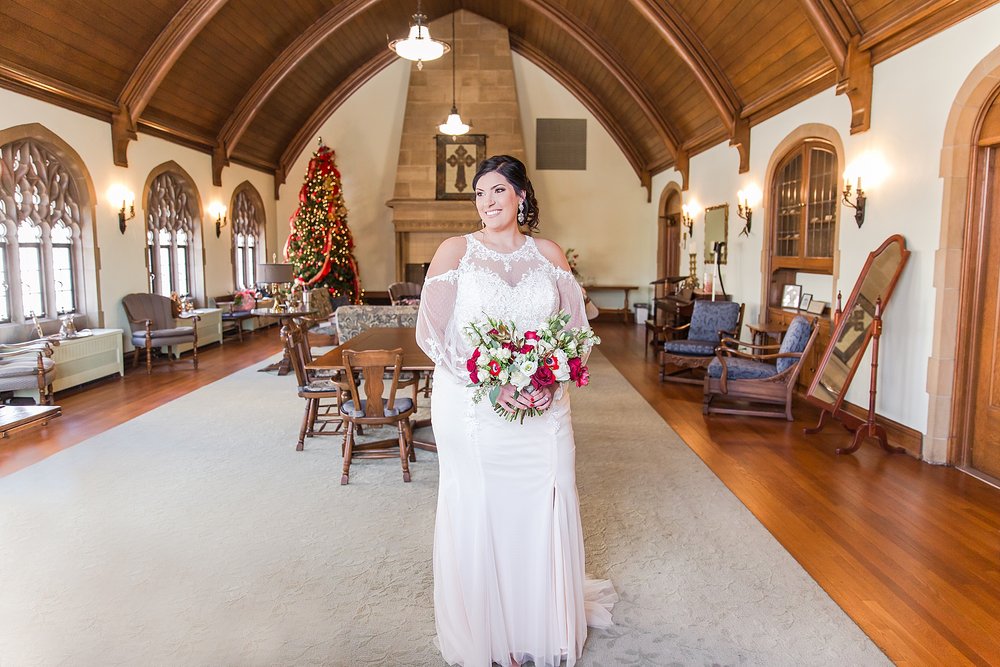 detroit-wedding-photographer-romantic-micro-wedding-photos-st-pauls-lutheran-church-toledo-oh-by-courtney-carolyn-photography_0005.jpg