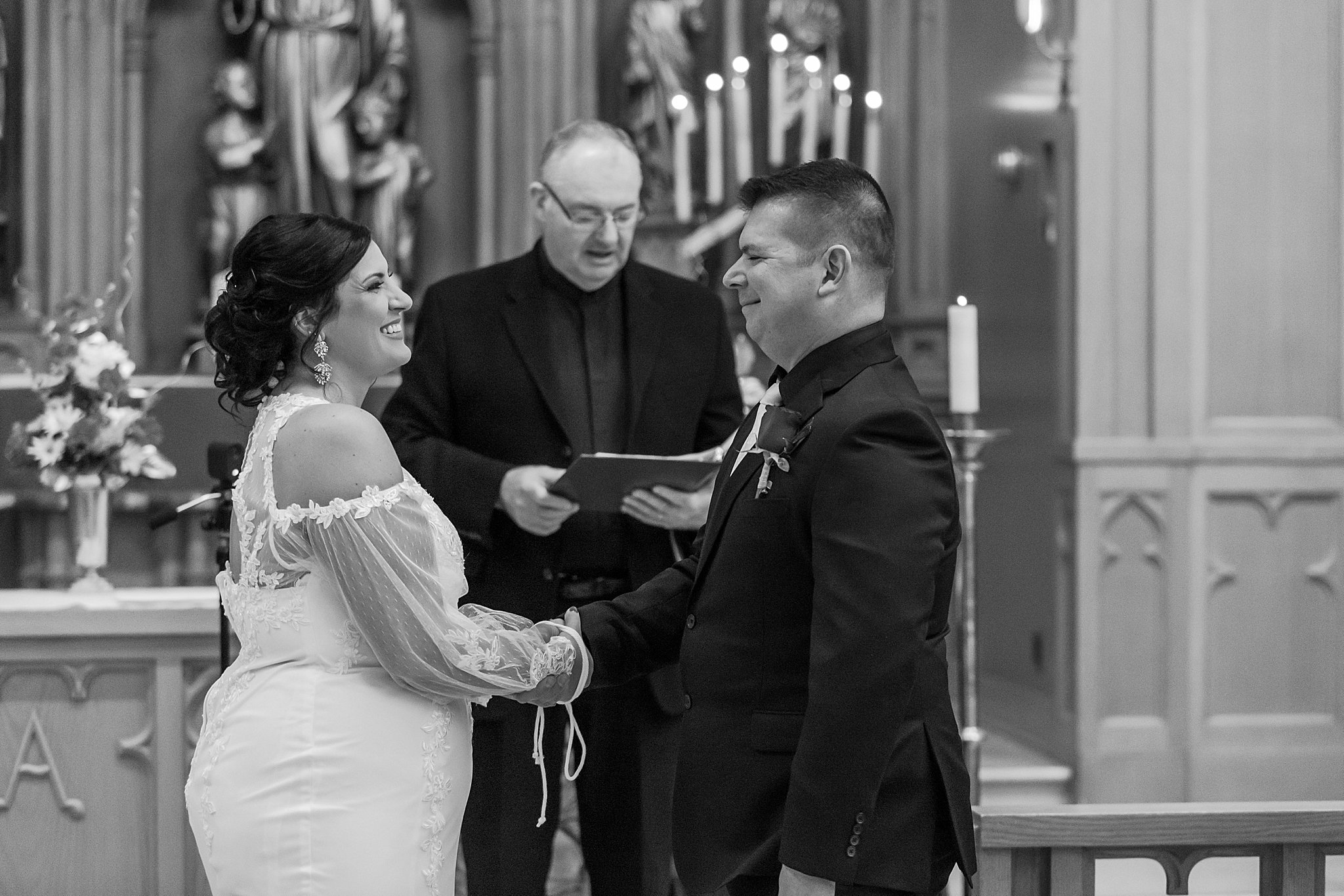 detroit-wedding-photographer-romantic-micro-wedding-photos-st-pauls-lutheran-church-toledo-oh-by-courtney-carolyn-photography_0019.jpg