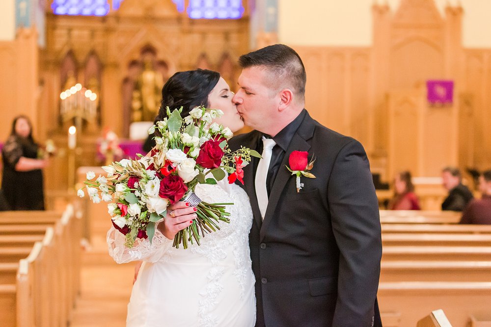 detroit-wedding-photographer-romantic-micro-wedding-photos-st-pauls-lutheran-church-toledo-oh-by-courtney-carolyn-photography_0028.jpg