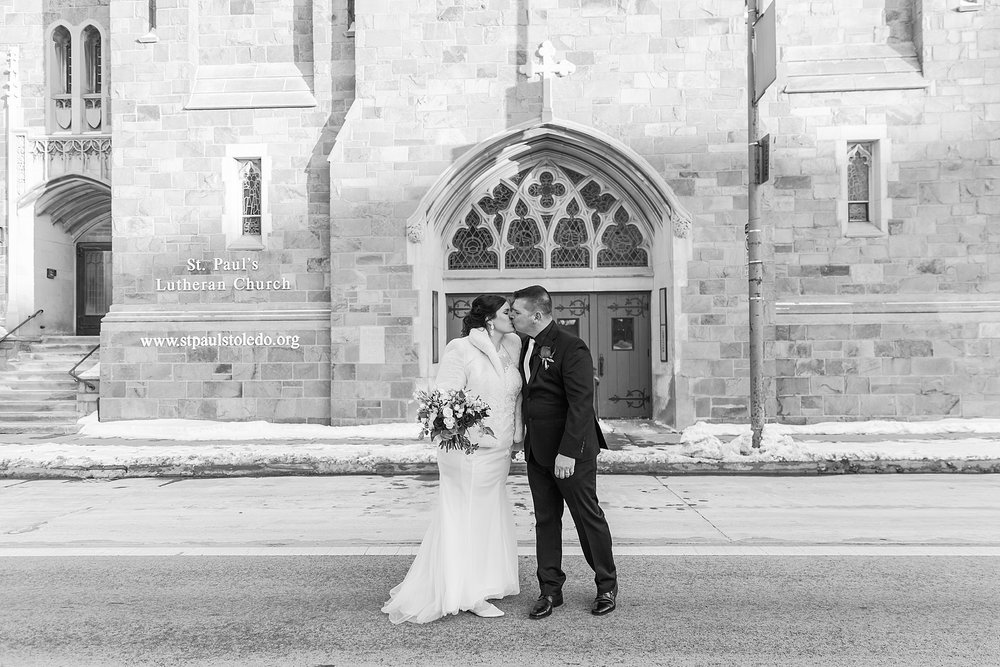 detroit-wedding-photographer-romantic-micro-wedding-photos-st-pauls-lutheran-church-toledo-oh-by-courtney-carolyn-photography_0041.jpg