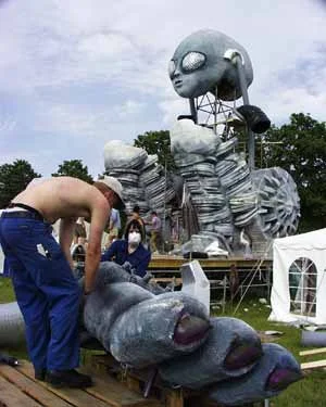 07ROBOT.jpg
