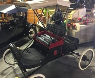 1901 Olds Runabout.jpg