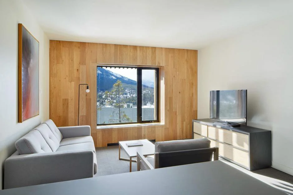 Lloyd Hall Banff Centre Suite(43)_edited.jpg