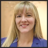Sara Cullin is a copywriter and social media specialist for the Hubert Co.