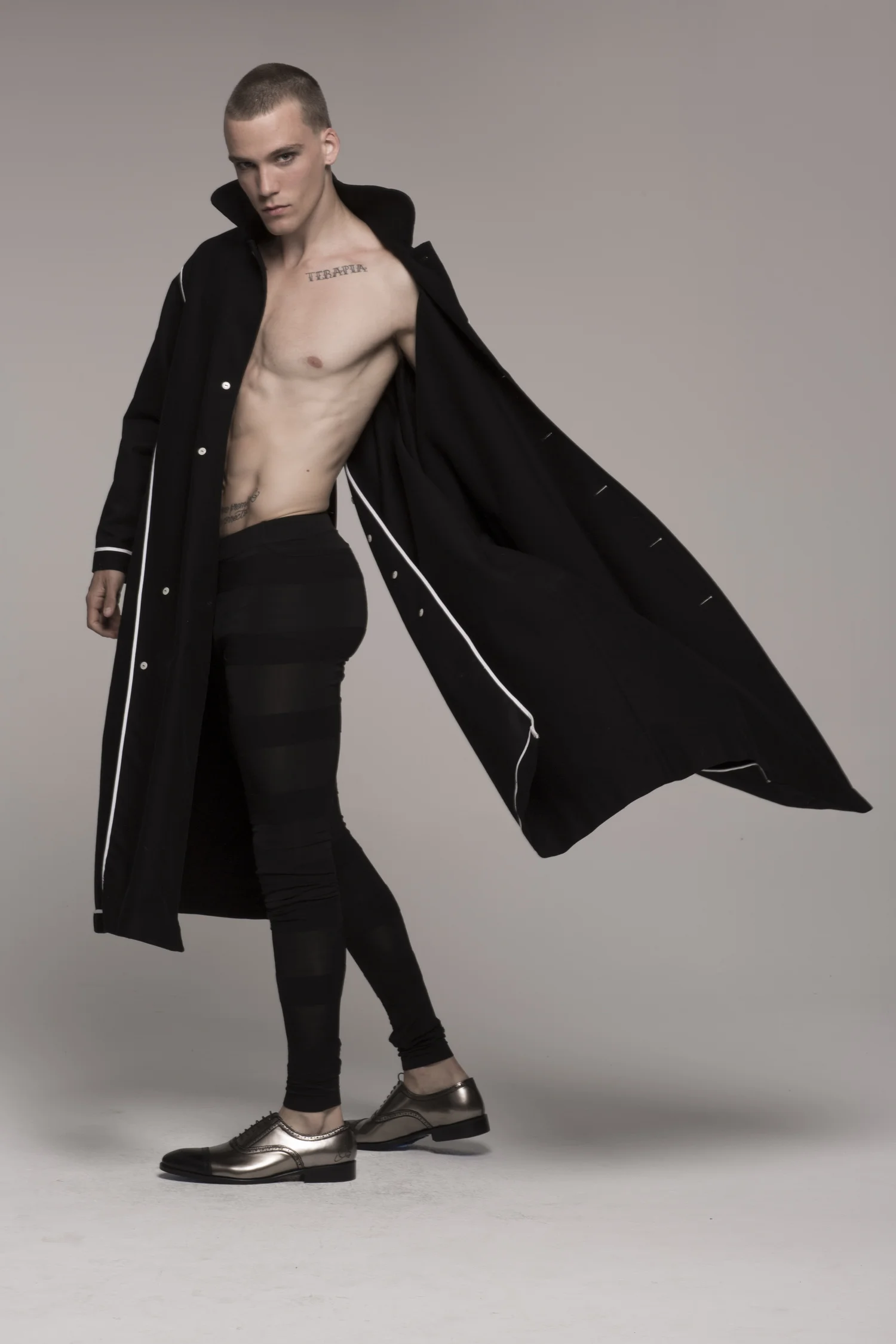 Marine_2016_Coat_on_Side_Mark_313.jpg