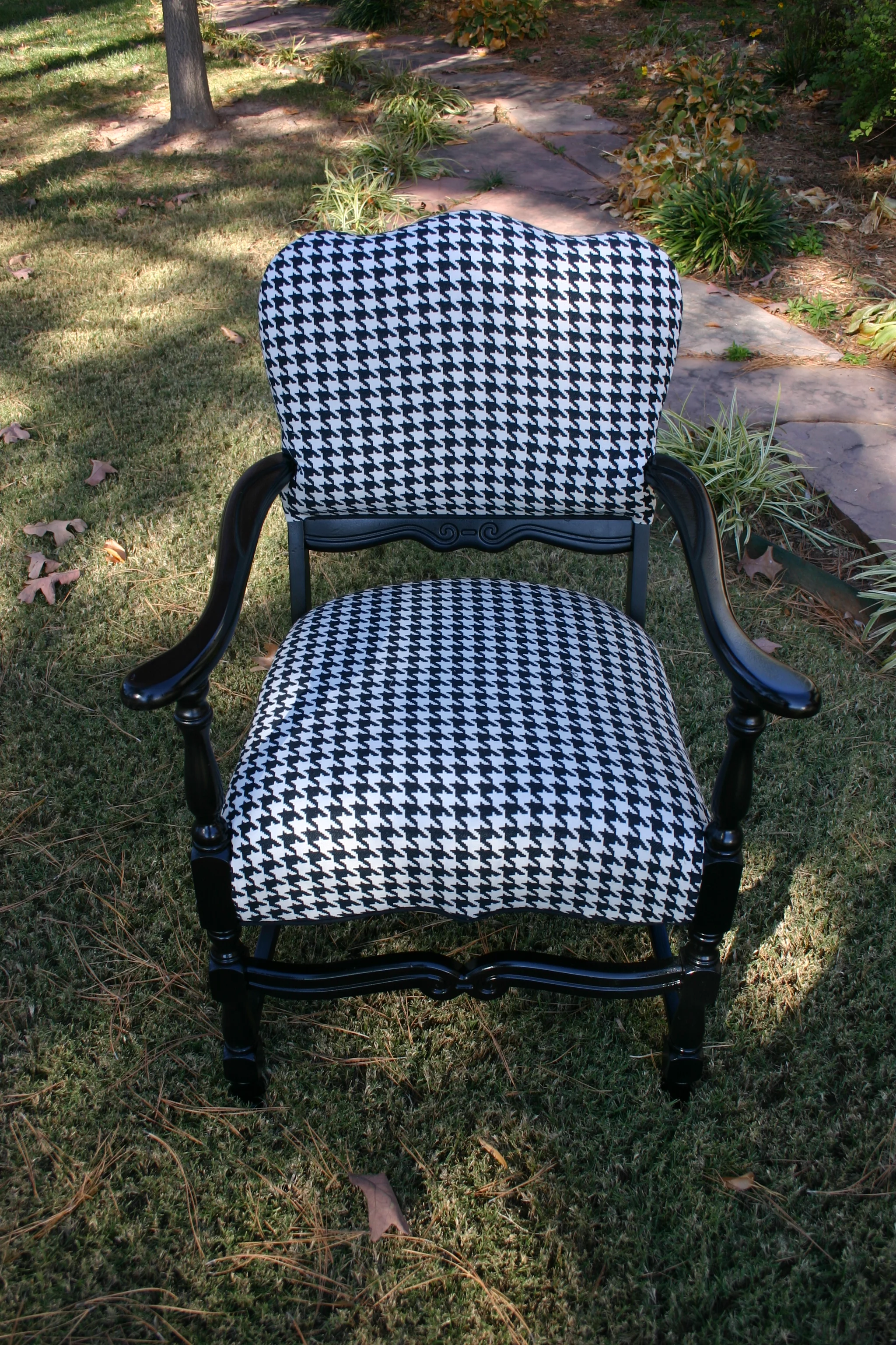   ​Everyone needs a Houndstooth scarf...and chair!  