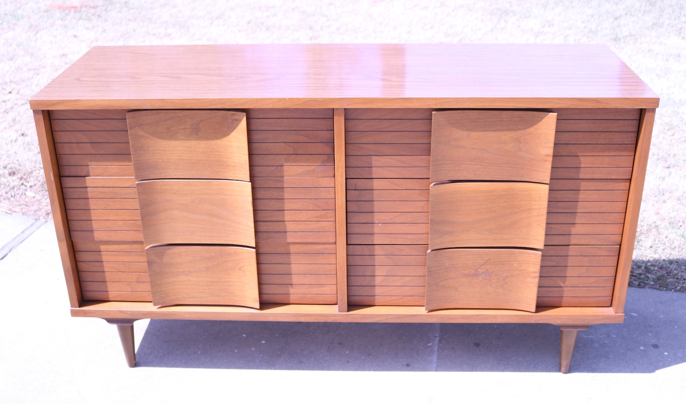 Just Another Mid Century Dresser Beckwith S Treasures