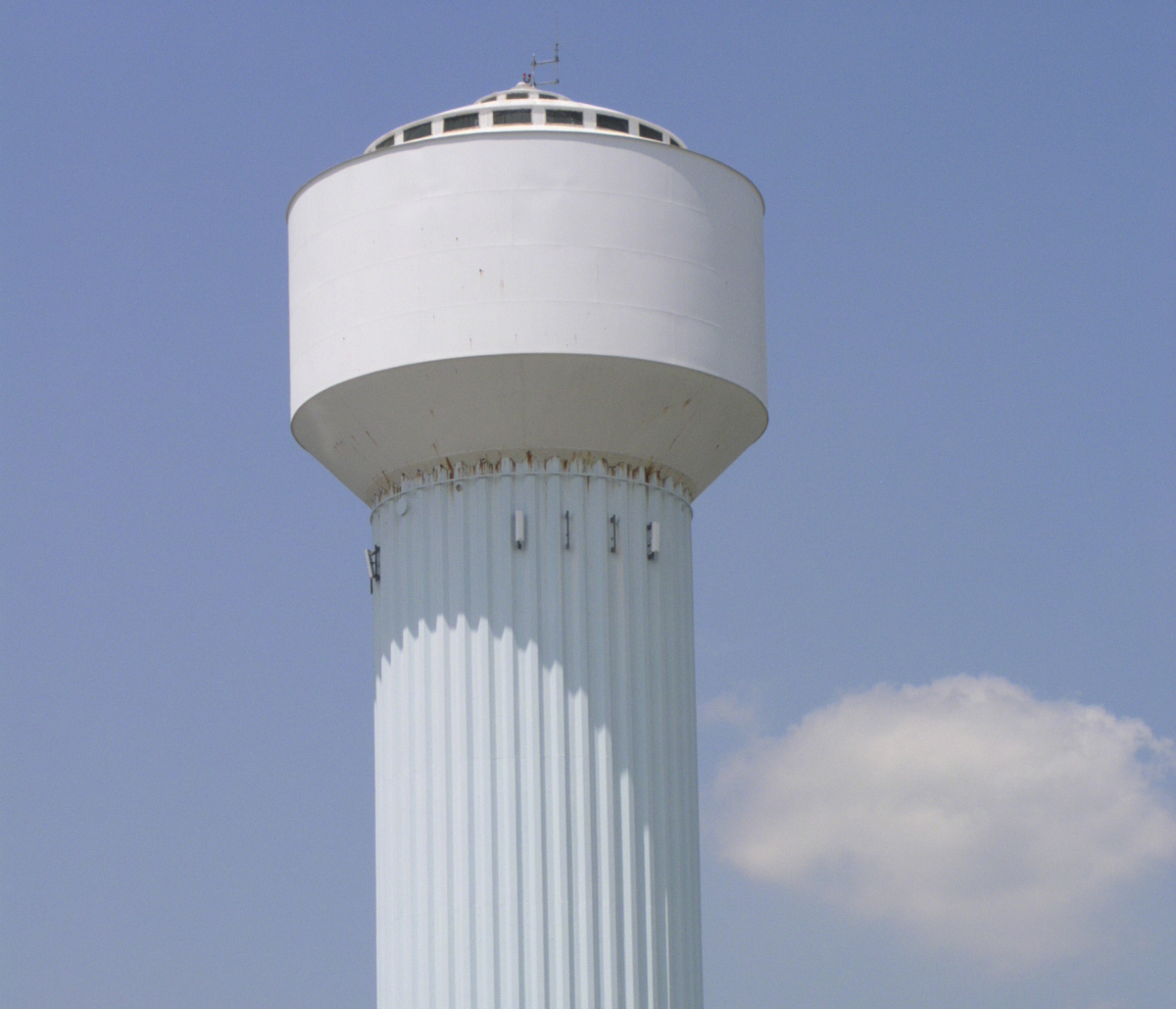 Elevated reservoir tank cropped).jpg