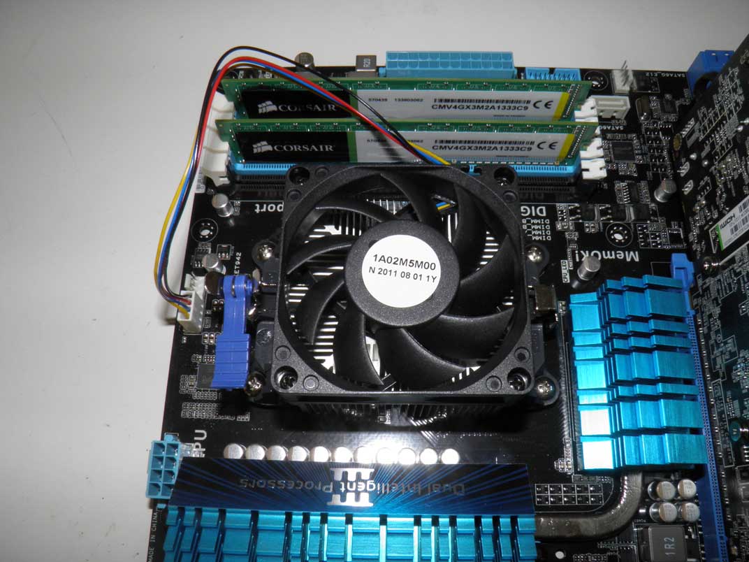 Attaching the CPU Fan