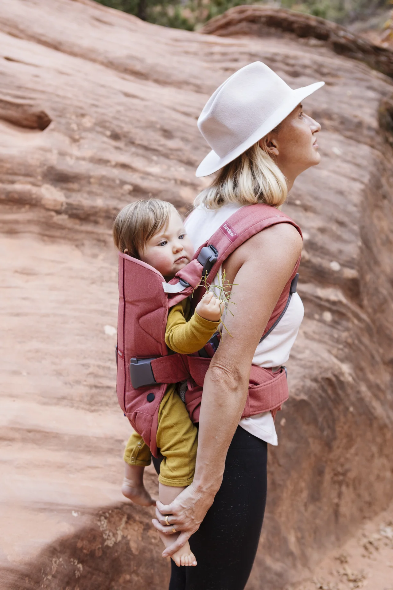 Brodgesell_LisaMoir_BabyBjorn_Zion_JB_2048.jpg