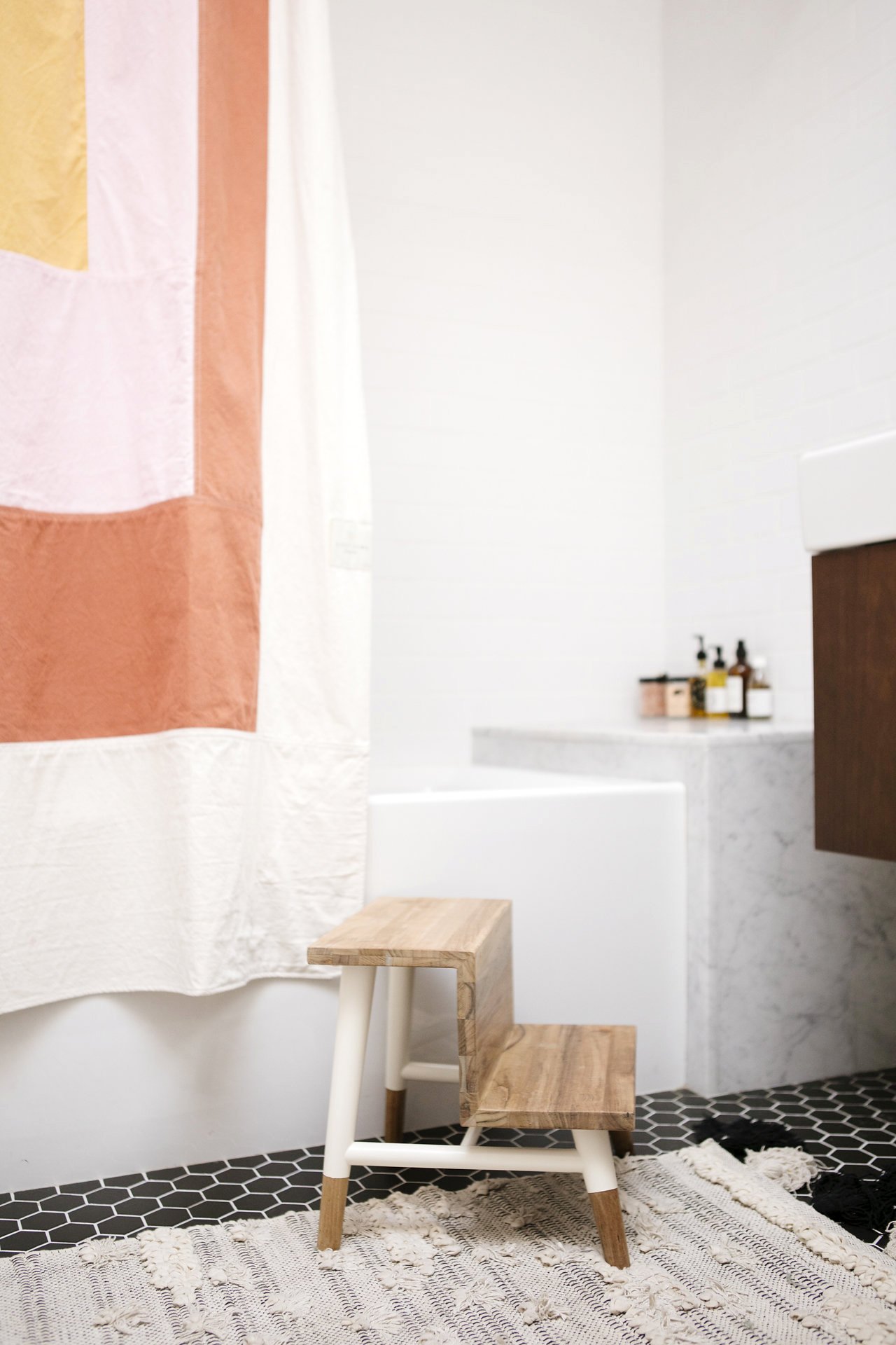 Brodgesell_Mother_Nov2017_BathroomEssentials_050.jpg