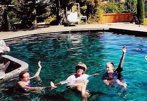 3 JaneOgle, Donna & Kathy Moore cooling off