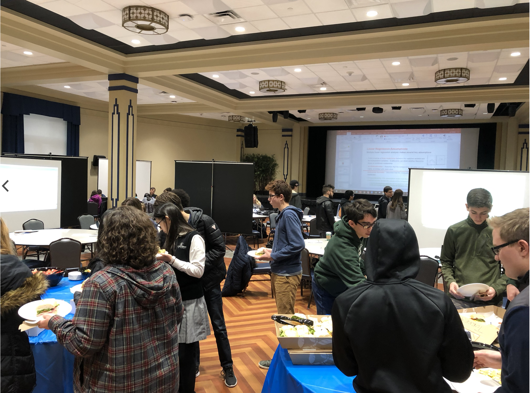 Photo: Student Workshop learning data analysis techniques