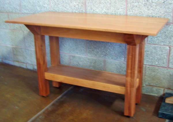 Credence Table St. Thomas